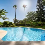 Cozy Townhouse With Rooftop Terrace And Pool * Marbella