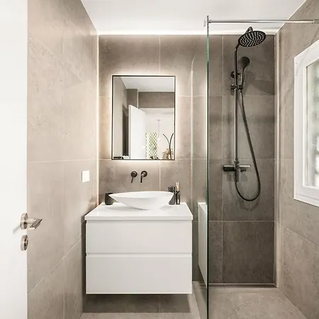 Vakantiehuis Cozy Townhouse With Rooftop Terrace And Pool Marbella