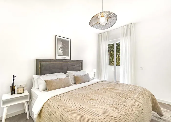 Cozy Townhouse With Rooftop Terrace And Pool