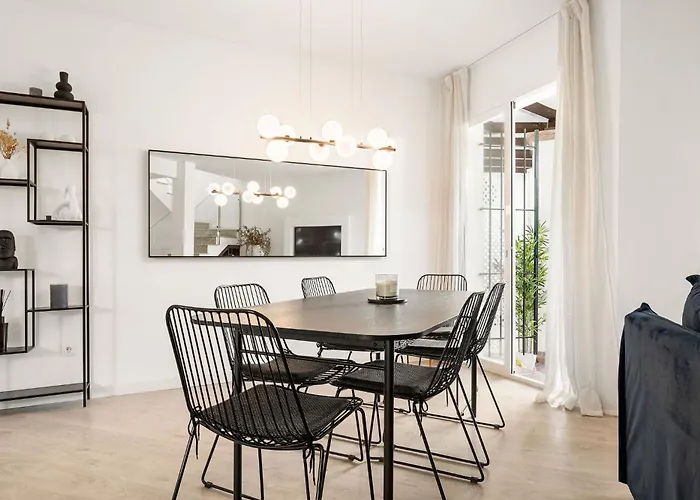 Cozy Townhouse With Rooftop Terrace And Pool Marbella